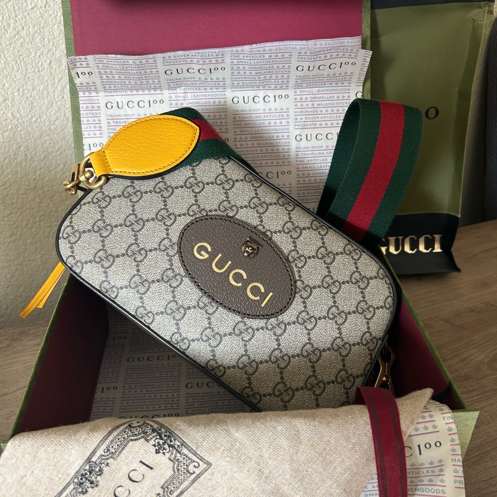 Gucci Neo Vintage GG Supreme Messenger Bag